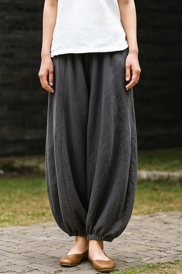 Moderne Damenhose mit weitem Bein
